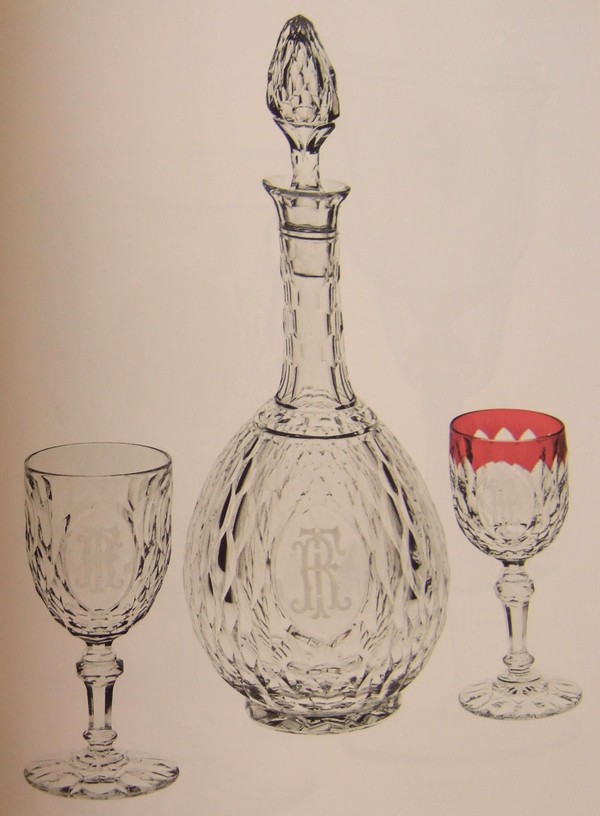 Baccarat crystal wine decanter, Juvisy pattern enhanced with fine gold - original paper sticker