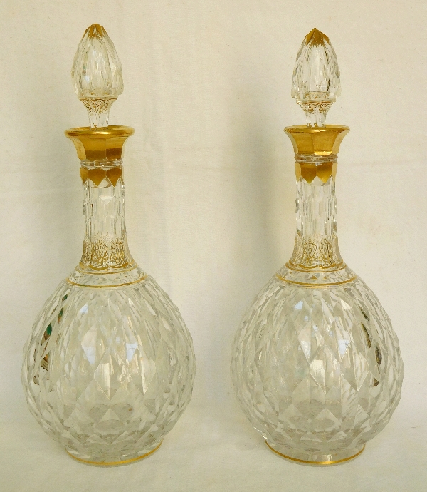 Baccarat crystal wine decanter, Juvisy pattern enhanced with fine gold - original paper sticker