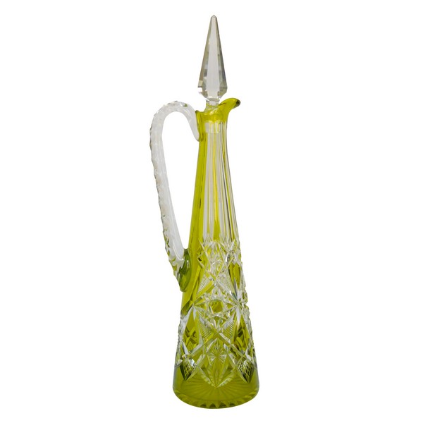 Carafe à vin du Rhin aiguière en cristal de Baccarat overlay vert chartreuse, modèle Lagny