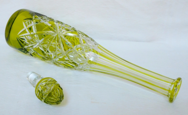 Carafe à liqueur en cristal de Baccarat overlay vert chartreuse, modèle Lagny