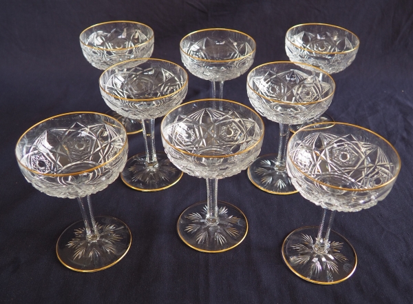 Coupe à champagne en cristal de Baccarat, modèle Lagny doré