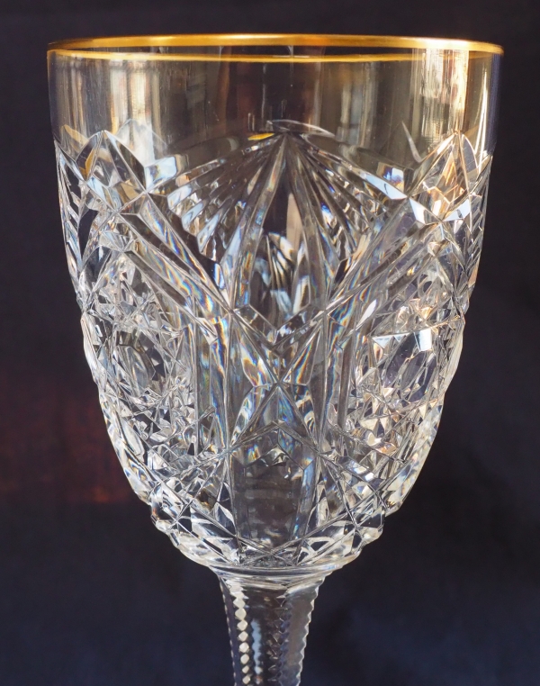 Verre à vin en cristal de Baccarat, modèle Lagny doré - 13cm