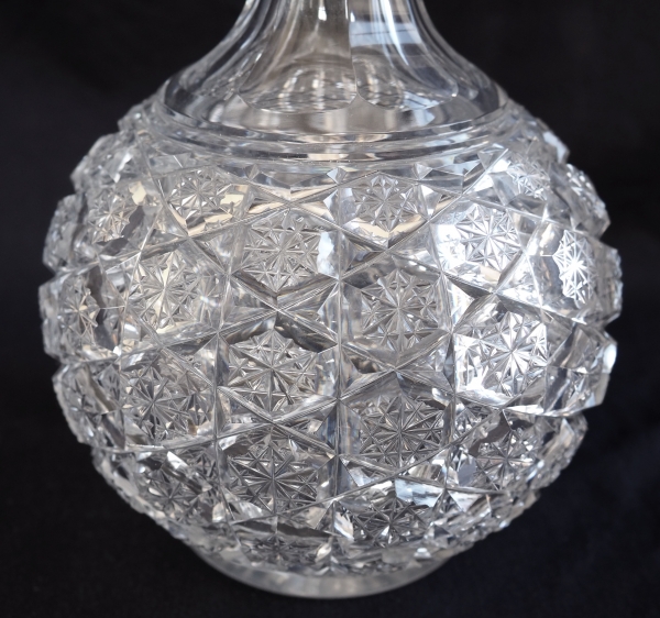 Carafe à vin en cristal de Baccarat, modèle Lorient pied étoile - 31cm