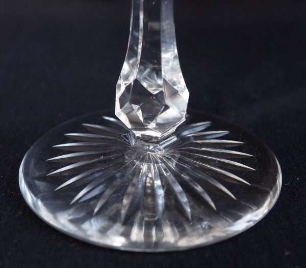 Coupe à champagne en cristal de Baccarat, modèle Lorient pied étoile