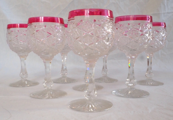 Verre à vin du Rhin en cristal de Baccarat, modèle Lorient pied étoile cristal rose