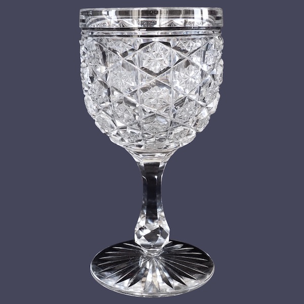 Verre à eau en cristal de Baccarat, modèle Lorient pied étoile - 16,6cm