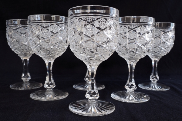 Verre à vin en cristal de Baccarat, modèle Lorient pied étoile - 13,8cm