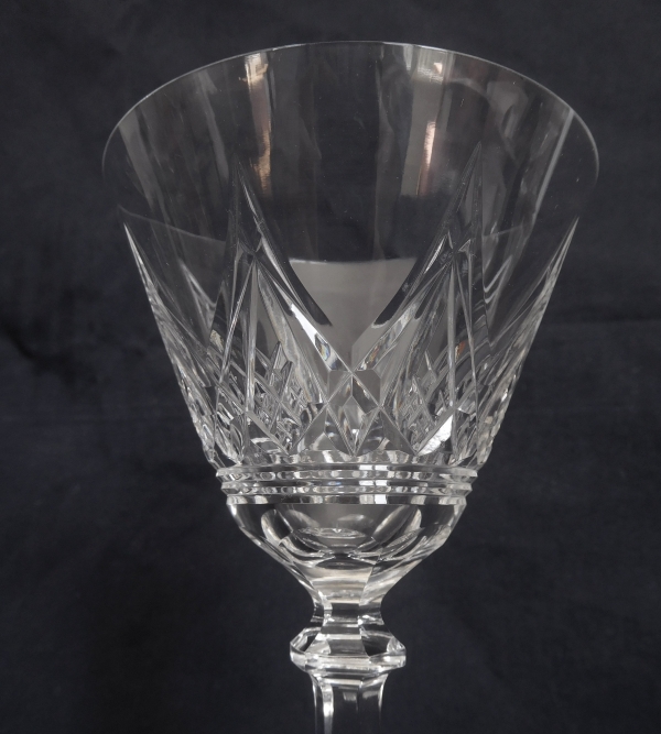 Baccarat crystal wine glass, Louvois pattern - 15cm - signed