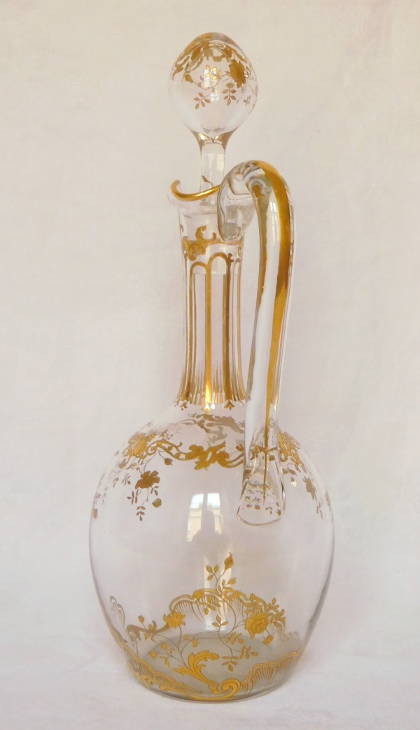 Aiguière / carafe en cristal de Baccarat, modèle Louis XV rehaussé à l'or fin