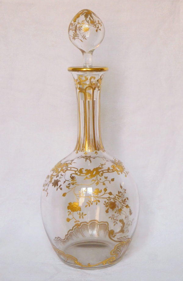 Carafe à vin en cristal de Baccarat, modèle Louis XV rehaussé à l'or fin