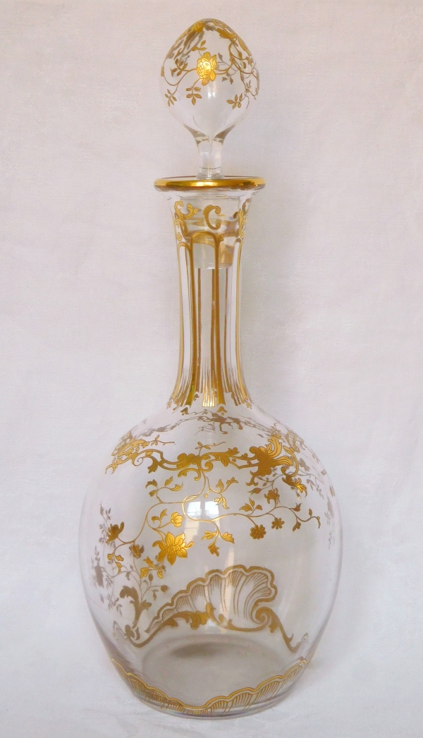 Carafe à vin en cristal de Baccarat, modèle Louis XV rehaussé à l'or fin