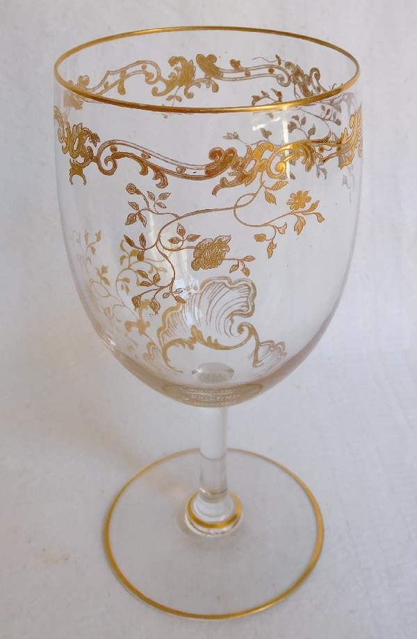 Verre à eau en cristal de Baccarat, modèle Louis XV rehaussé à l'or fin