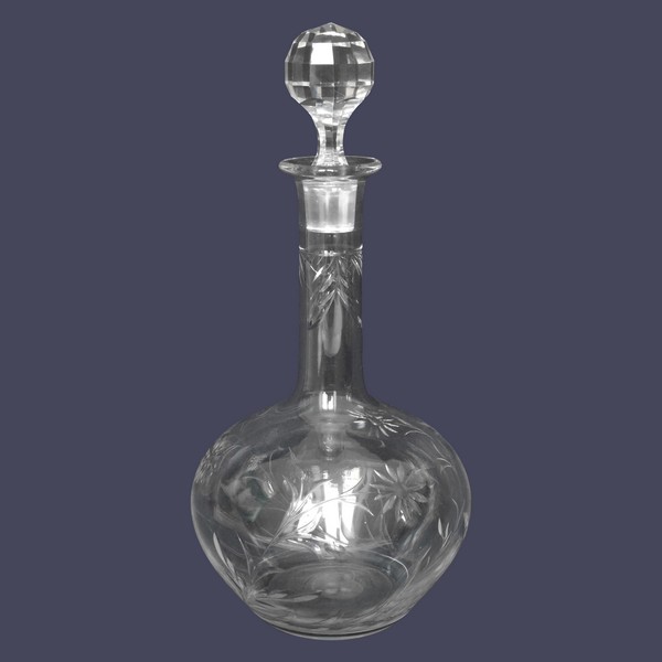 Baccarat crystal wine decanter, Daisies cut crystal pattern - 29.5cm