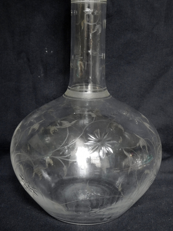 Baccarat crystal wine decanter, daisies cut pattern