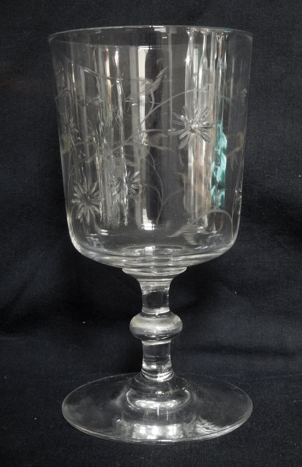 Verre à vin blanc / verre à porto en cristal de Baccarat, modèle aux marguerites taillées - 10,6cm