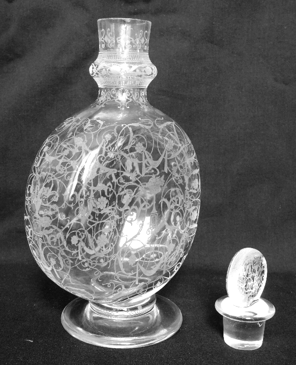 Baccarat crystal decanter / bottle, Michelangelo pattern - signed