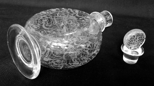 Carafe / flacon en cristal de Baccarat, modèle Michelangelo (Michel Ange) - signée