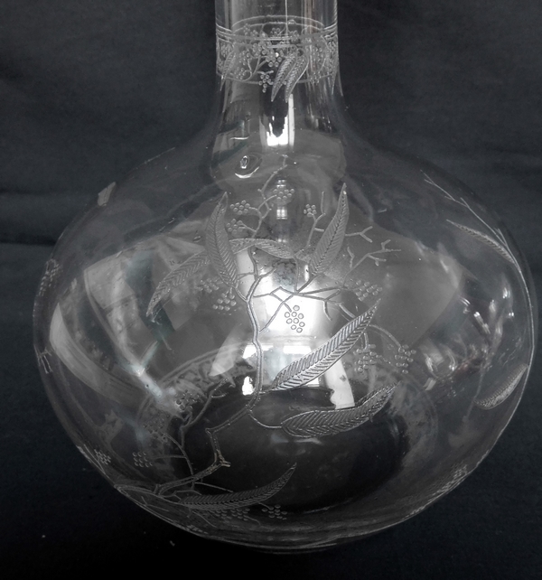 Baccarat crystal water decanter, Mimosas pattern - 29.7cm