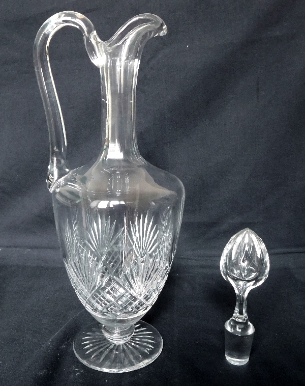 Aiguière / carafe en cristal de Baccarat, modèle à palmettes conique