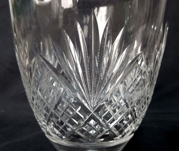 Aiguière / carafe en cristal de Baccarat, modèle à palmettes conique