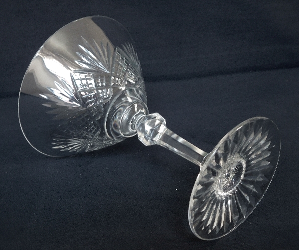 Coupe à champagne en cristal de Baccarat, modèle à palmettes conique, variante du modèle Douai