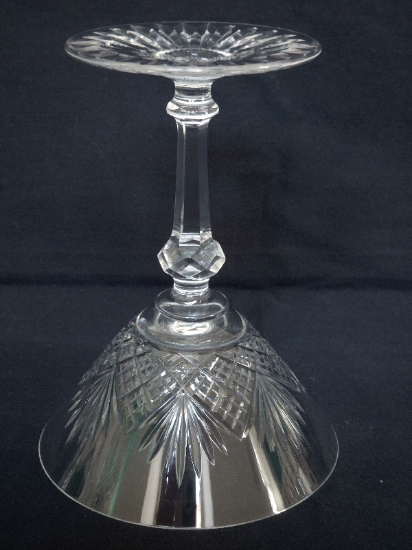 Coupe à champagne en cristal de Baccarat, modèle à palmettes conique, variante du modèle Douai