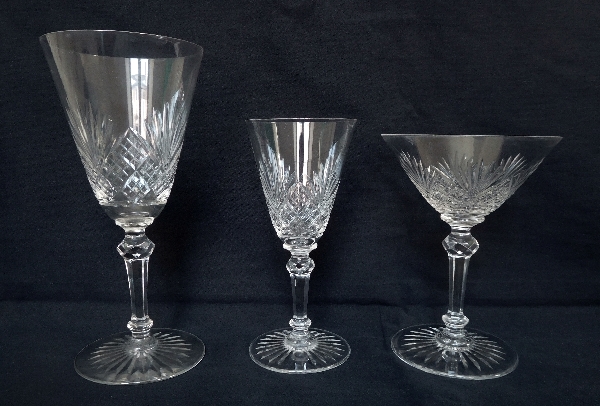 Coupe à champagne en cristal de Baccarat, modèle à palmettes conique, variante du modèle Douai