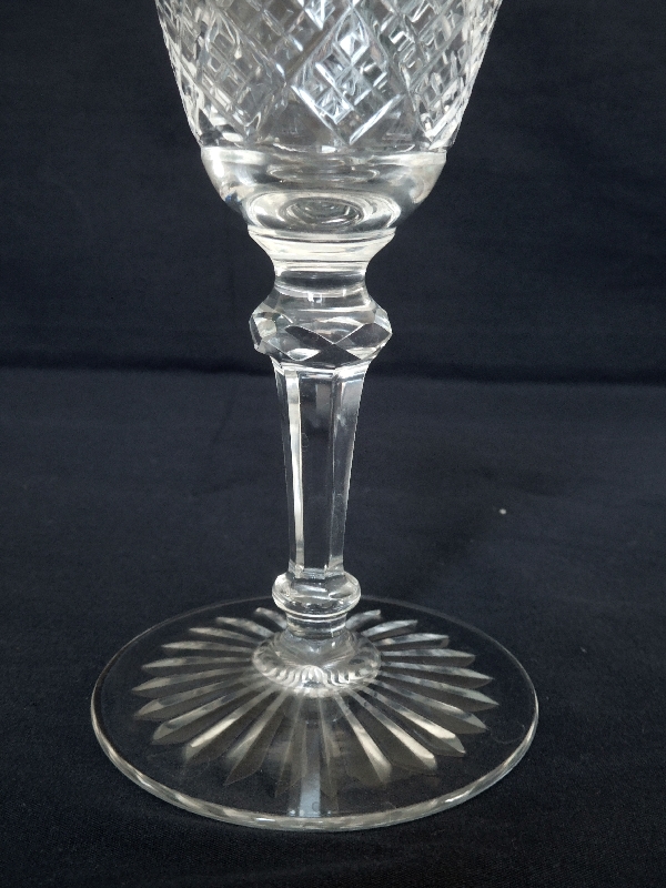 Verre à eau en cristal de Baccarat, modèle à palmettes conique, variante du modèle Douai - 17,8cm