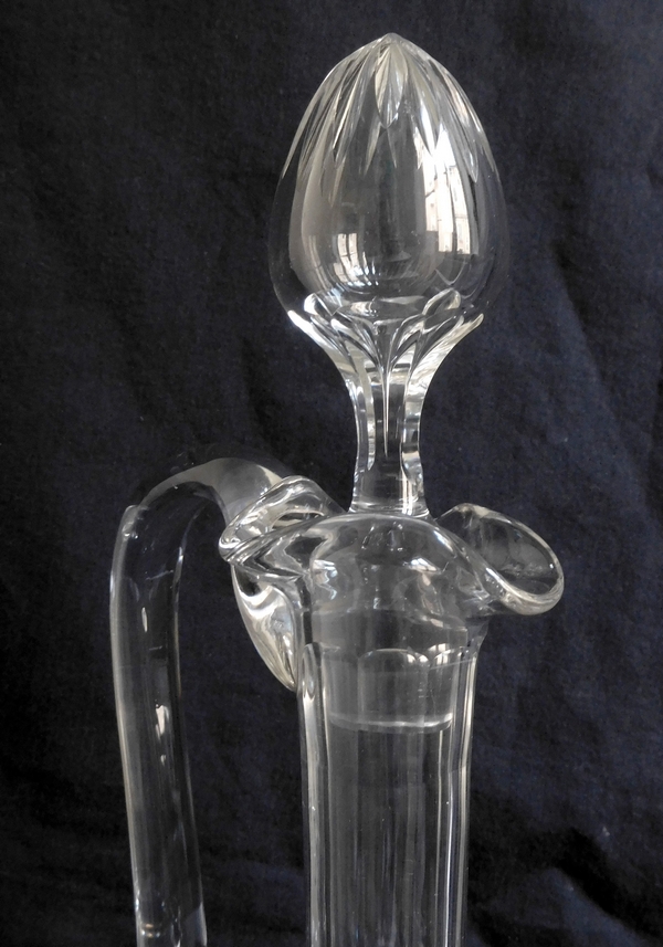 Aiguière / carafe en cristal de Baccarat, modèle à palmettes et jambe gondole - modèle Douai