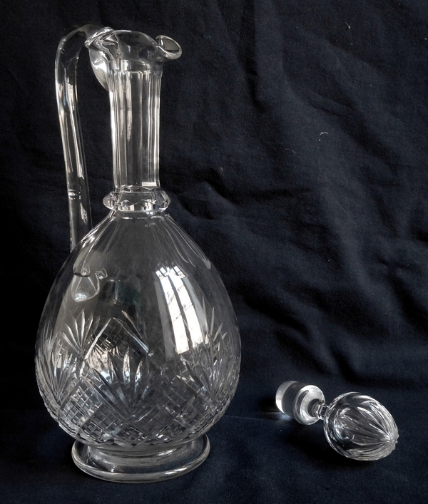 Aiguière / carafe en cristal de Baccarat, modèle à palmettes et jambe gondole - modèle Douai