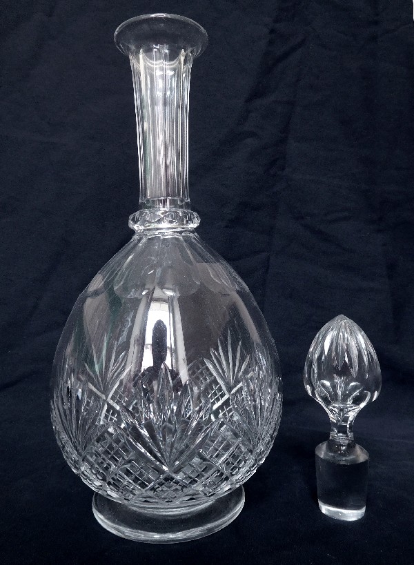 Carafe à eau en cristal de Baccarat, modèle à palmettes et jambe gondole - modèle Douai