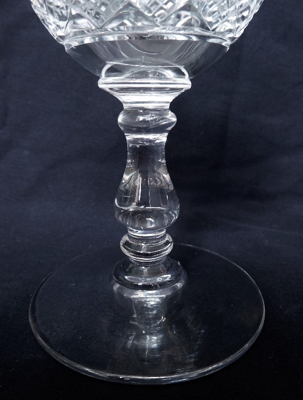 Verre à vin rouge en cristal de Baccarat, modèle à palmettes et jambe gondole - modèle Douai - 12,3cm