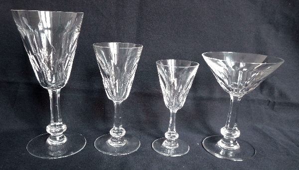 Baccarat crystal wine glass, Picardie pattern - signed - 14cm