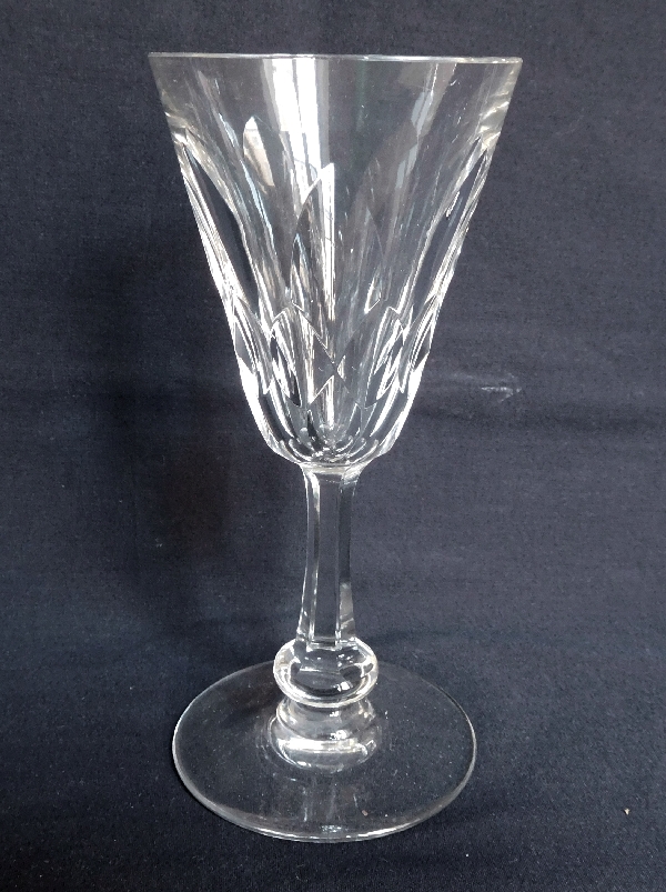 Baccarat crystal wine glass, Picardie pattern - signed - 14cm