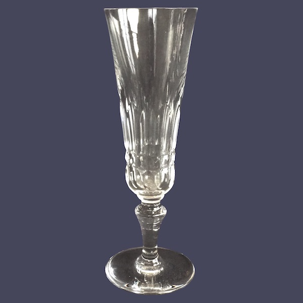 Flûte à champagne en cristal de Baccarat, modèle Piccadilly étroit - signée