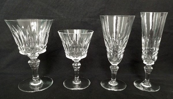 Verre à eau en cristal de Baccarat, modèle Piccadilly - signé - 15cm