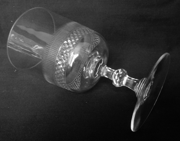 Verre à vin blanc / verre à porto en cristal de Baccarat, modèle à pointes de diamant - 10,6cm