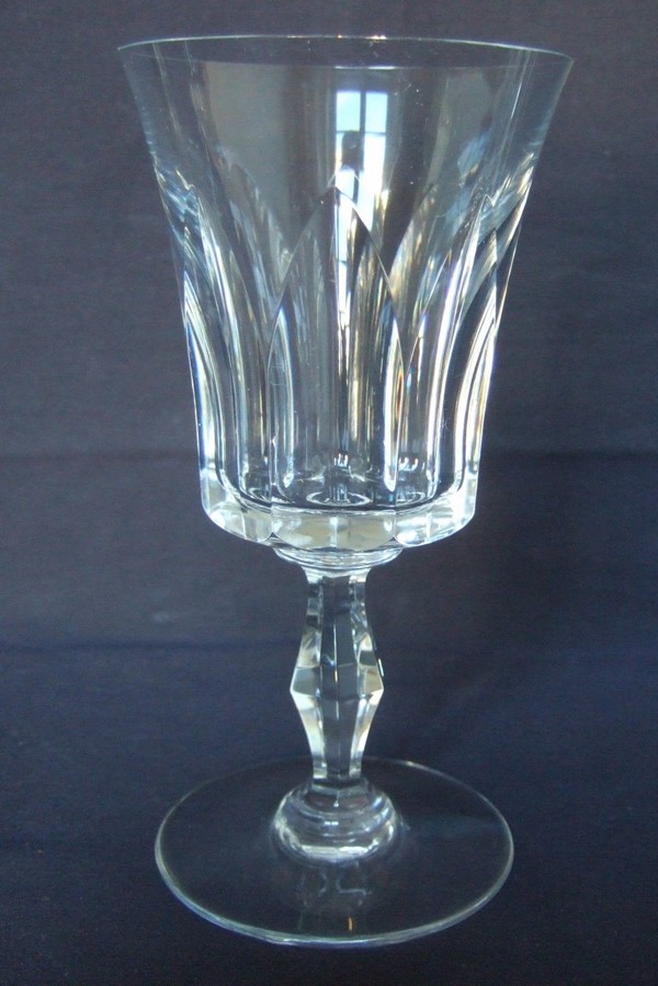 Coupe à champagne en cristal de Baccarat, modèle Polignac, signée