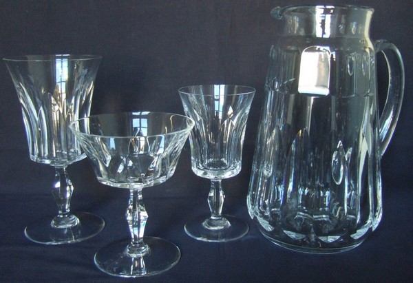 Verre à vin en cristal de Baccarat, modèle Polignac - signe - 14,4cm