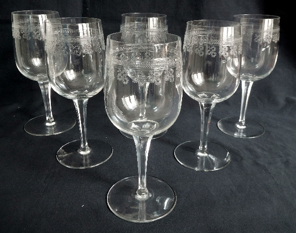 Verre à vin en cristal de Baccarat, modèle Pompadour - 14,2cm