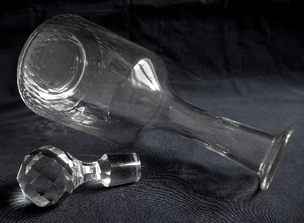 Carafe à vin en cristal de Baccarat, modèle Richelieu cylindrique - 24,5cm