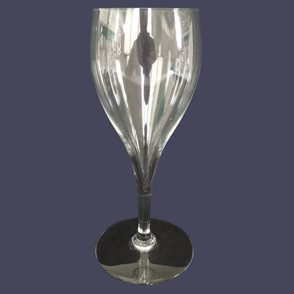 Baccarat crystal wine glass, Saint Remy pattern - signed - 18.4cm