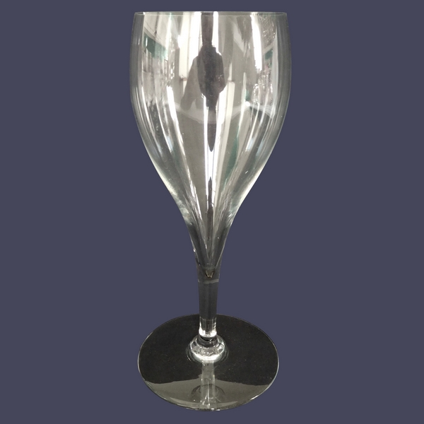 Verre à vin en cristal de Baccarat, modèle Saint Rémy - signé - 18,4cm