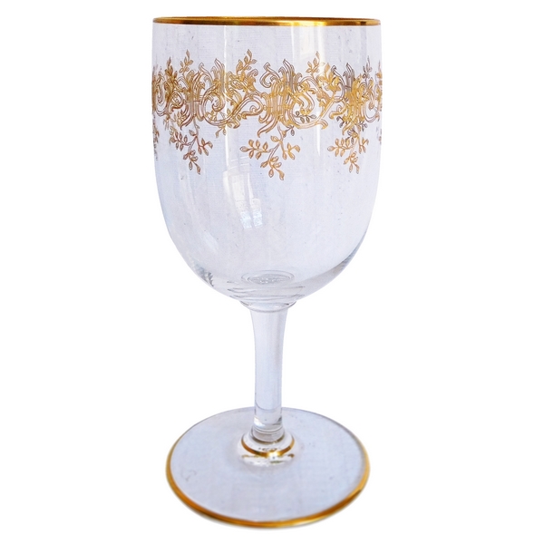 Baccarat crystal wine glass, Sevigne pattern enhanced with fine gold / Recamier pattern - 14cm - signed