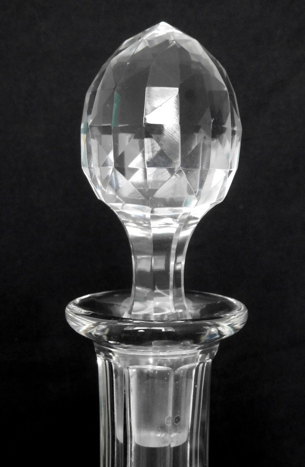 Carafe en cristal de Baccarat, modèle en cristal taillé forme 11432, taille 12464