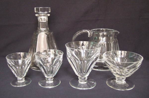 Carafe à vin en cristal taillé de Baccarat, modèle Talleyrand (dérivé d'Harcourt), signé