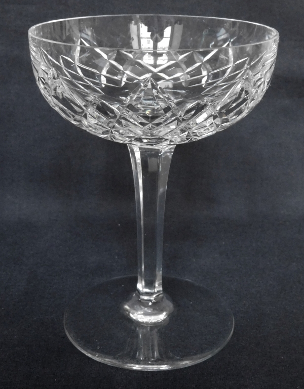 Coupe à champagne en cristal de Baccarat, modèle Thorigny - signée