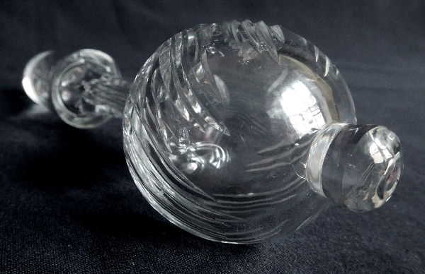 Carafe à eau / aiguière en cristal de Baccarat, modèle à torsades taille 8659