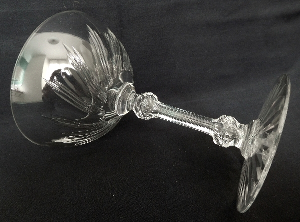 Coupe à champagne en cristal de Baccarat, modèle à torsades taille 8659