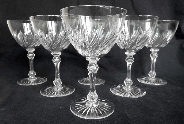 Baccarat crystal wine glass, cut 8659 pattern - 12.1cm